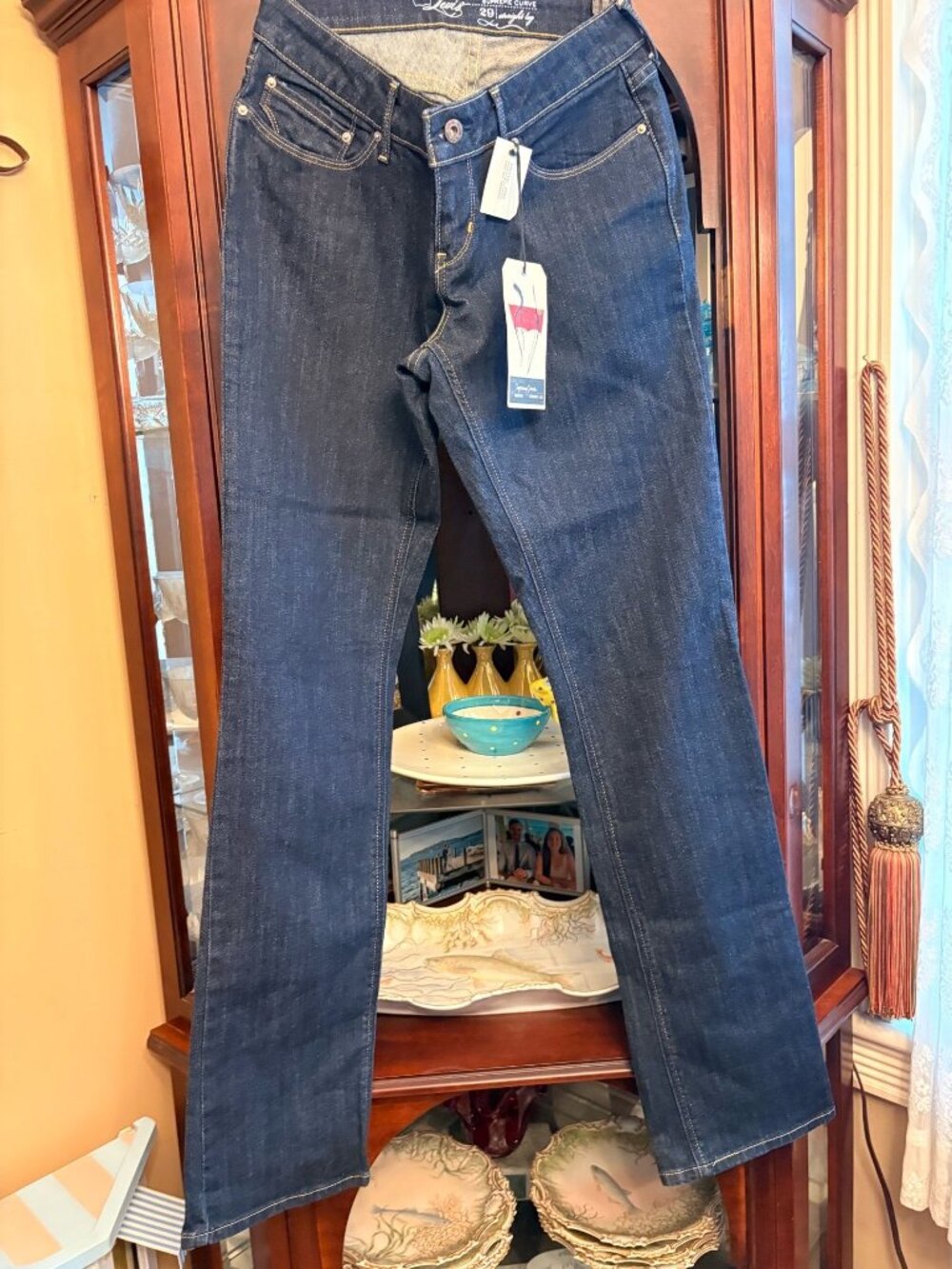 NWT Levi’s Curve ID Supreme Curve Straight Leg Jeans 29x34 Dark Wash
